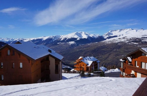 Vallandry Apartment | 150m from ski slopes, Ground floor, view valley, balcony, tv, ski locker, 49m², Peisey-Vallandry