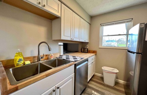 Middletown Condo | 1520 A Bonita - Small Template · 1520 Cozy 2 Bed with laundry