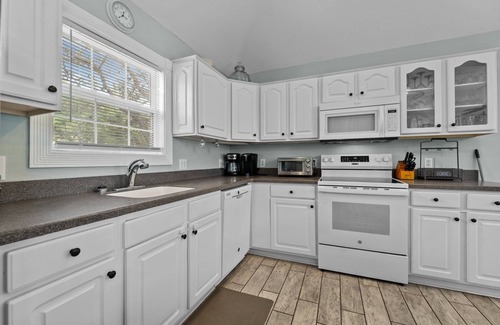 Monteray Shores House | 1535 - Captain Jack's, 6-bed 5.5-bath, Corolla, NC, soundfront, private pool, hot tub, game room