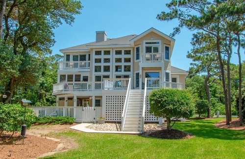 Monteray Shores House | 1538 - Gift Of The Sound, a spacious 5-bed 5-bath soundfront home in Corolla, NC, private pool