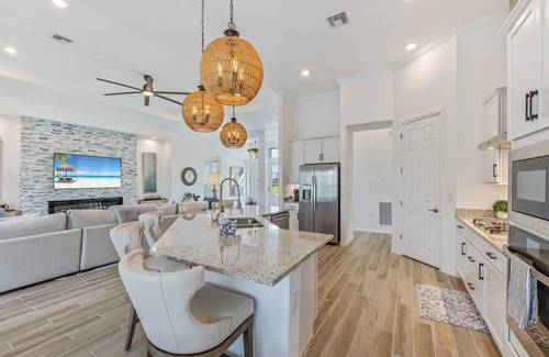 Biggar House | 15977 Babcock National Home