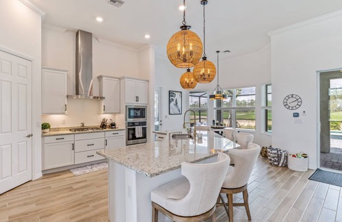 Biggar House | 15977 Babcock National Home