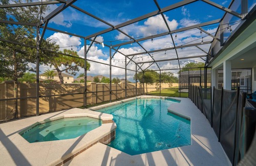 Kissimmee House | 15BD/9BDR/10BA sleeps20-pool/Htub/Theater/Arcade