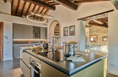 Monteriggioni Villa | 15th century barn fully renovated in a stylish style with gorgeous swimming pool