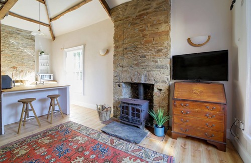 Bodmin Apartment | 15th-century doctor’s surgery, now renovated as a studio in the heart of Bodmin
