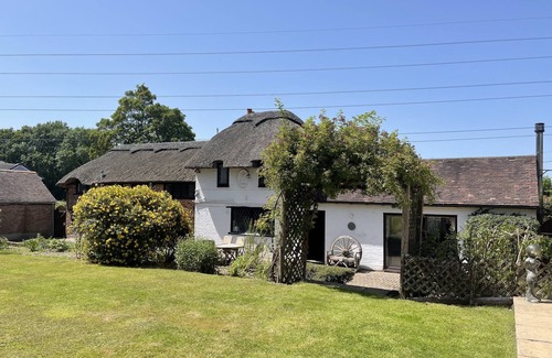 Waterlooville Cottage | 15th Century Thatched Country Cottage