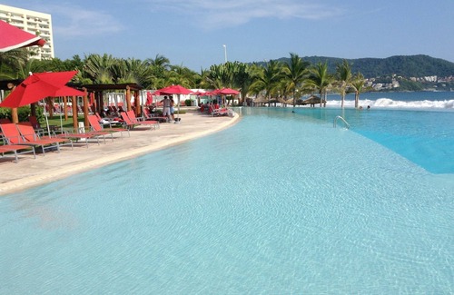 Ixtapa Condo | 15th Floor Condo overlooking pacific ocean