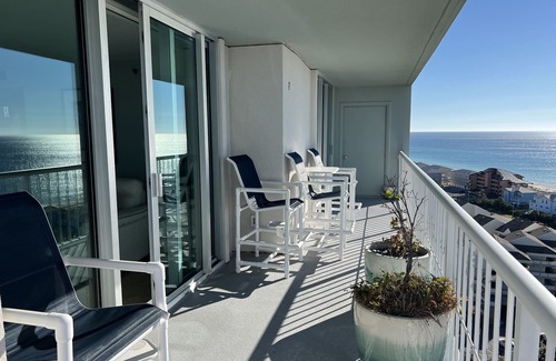 Pensacola Beach Condo | 15th Floor Penthouse - Views of Gulf and Bay-TT15B