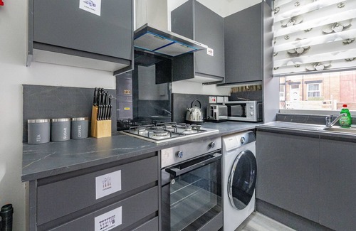 Leeds House | 15w Setup for Your Most Amazing & Relaxed Stay + Free Parking + Free Fast Wifi