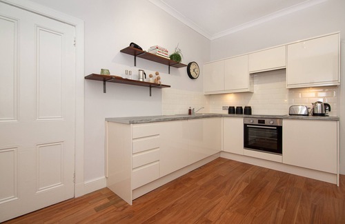 Warriston Cottage | 16/1 Eildon Street - an edinburgh that sleeps 4 guests in 2 bedrooms