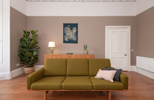 Warriston Cottage | 16/1 Eildon Street - an edinburgh that sleeps 4 guests in 2 bedrooms