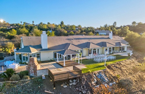 Valley Center House | 16+ , A Spa and Second unit for more Additional Accommodation