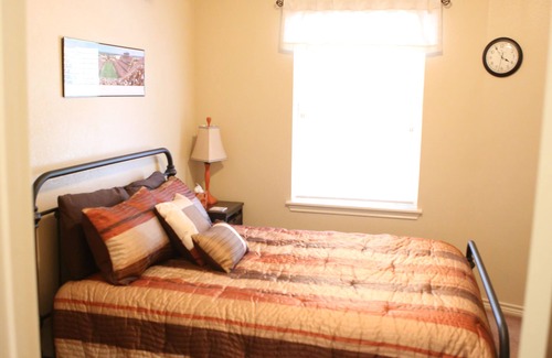 Franklin Estates House | 16 Acre Aggie Octaranch in the Bend of the Brazos River