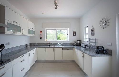 Alfanzina Villa | 16 Centeanes Fabulous Location Just Short Walk to the Beach