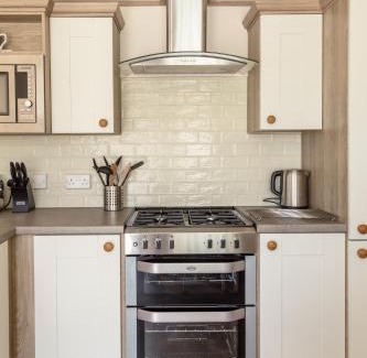 Newquay Resort | 16 Lakeview, Pelham Retreat