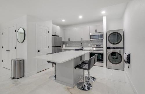 Gateway Apartment | 16 Mi to Dtwn Denver Modern Apt with Patio