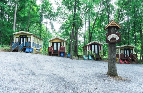 Sevierville House | #16 Sabina - *New Kitchen* Gypsy Cottage