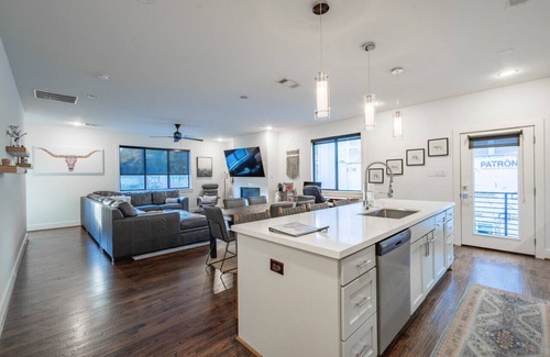 Lower Greenville House | 1614 Mary st · ?The Hidden Gem? (Lowe · Lower Greenville Gem - Walking Distance!