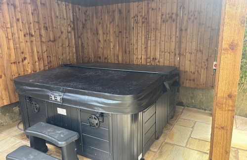 Baxenden Cottage | 163 MANCHESTER ROAD, pet friendly, with hot tub in Accrington
