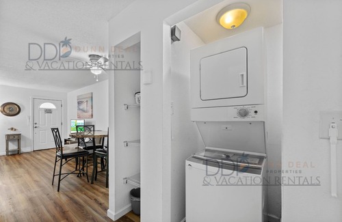 Biloxi Condo | 166 Oak Shores Just a short walk to the beach.