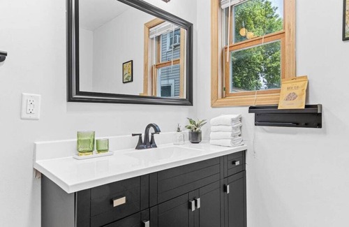 Merriam Park House | 1663 Selby · Capital Charm: Large Group Getaway