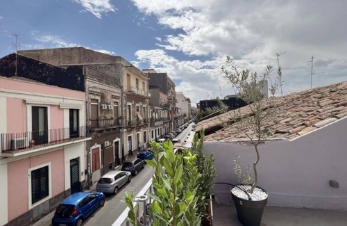 Picanello-Ognina-Barriera-Canalicchio Apartment | 169Home - Central Comfort by the Coast