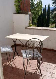 Gioiella House | 16th Century Townhouse, Large Garden Near Lake, Tuscany and Umbria - Sleeps 18