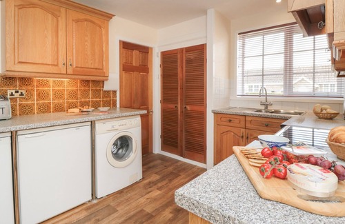 Pickering Cottage | 17 COSTA WAY, pet friendly, country holiday cottage in Pickering