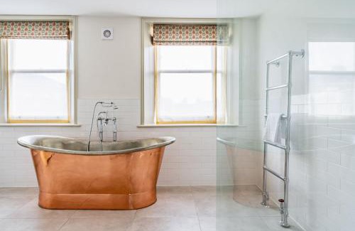 Southwold House | 17 Market Place and The Vault