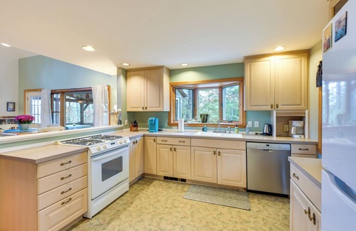 Ellsworth Cottage | 17 Mi to Acadia: Cottage Near Downtown Ellsworth!