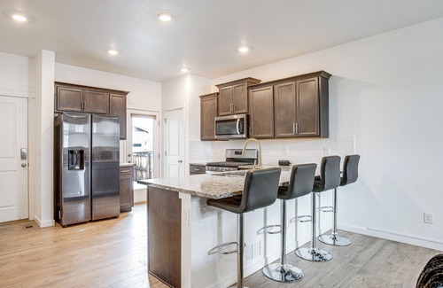 Aurora House | 17 Mi to Denver Zoo: Family-Friendly Aurora Home