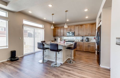 Aurora House | 17 Mi to Downtown Denver: Modern Aurora Home!