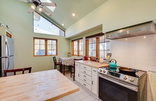 Coal Creek Canyon Cabin | 17 Mi to Town: Peaceful Golden Cabin!