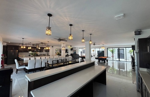Jaco House | 17 Room "All-Inclusive" VIP New Luxury Mega House - BEST DEAL IN ALL JACO
