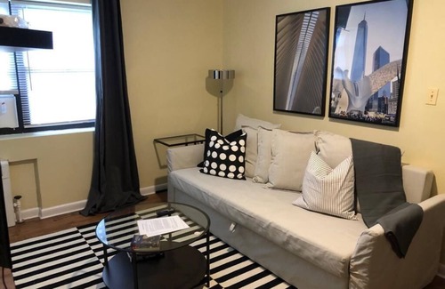 Industry Apartment | 1703 3H · Suitable 2bed Apt-20 min to NYC/Parking Avail
