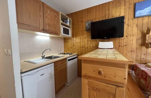 Vallandry Apartment | 170m from ski slopes, 1st floor, view building, terrace, tv, ski locker, 28m², Peisey-Vallandry
