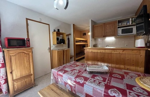 Vallandry Apartment | 170m from ski slopes, 1st floor, view building, terrace, tv, ski locker, 28m², Peisey-Vallandry