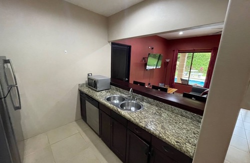 Ciudad Cortes House | 175 MBPS internet, private pool, golf, beaches and Ojochal