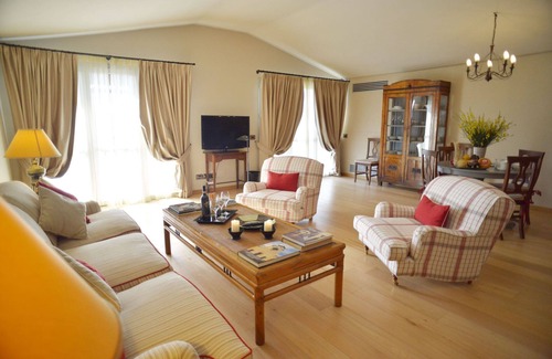 San Casciano dei Bagni Apartment | 1750 square feet, 2 bedrooms, 2 bathrooms, kitchen & living, panoramic terrace