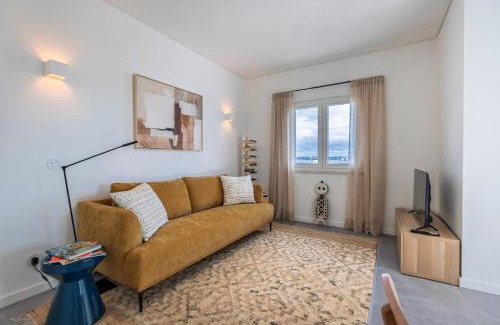 Paco De Arcos Apartment | 176 - Charming Riverview Apartment