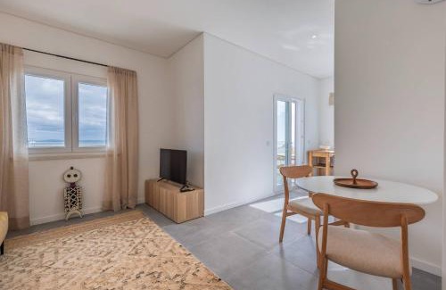 Paco De Arcos Apartment | 176 - Charming Riverview Apartment