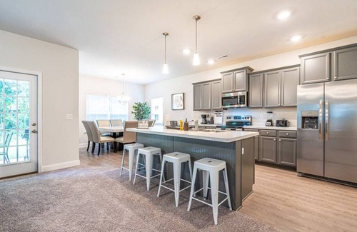 Madison House | 176 Tybee Dr · 10 Min from Airport - Newly Built 4 Bedroom Home!