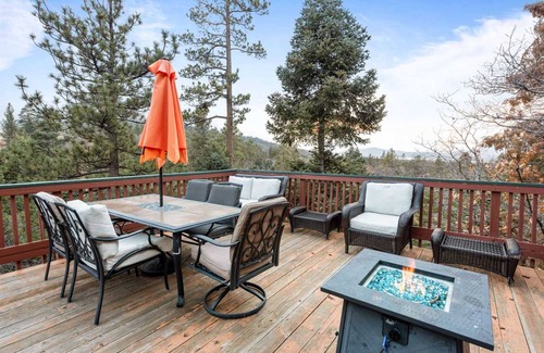 Upper Moonridge House | 179 m² House ∙ 3 bedrooms ∙ 10 guests