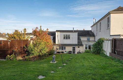 Littleham House | 17th Century Cottage in Bideford, Private Parking