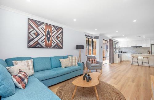 Bateman House | 18 Bateman Retreat 4bdr 25bth
