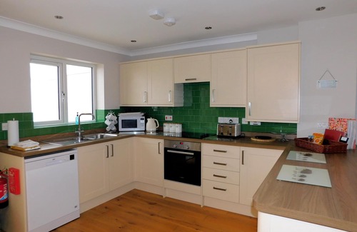 Sheringham House | 18 Marriotts Way - a house that sleeps 5 guests in 3 bedrooms