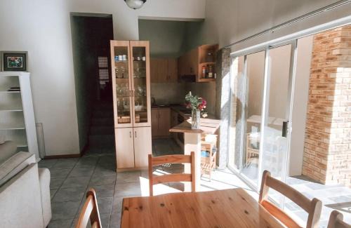 Bloemfontein Apartment | 18 on Basil