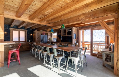 Ceillac Ski Chalet | 18-person luxury chalet