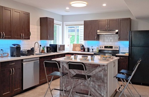 Promontory House | ❤️️180° Valley Vista - Powerful AC | 1G Fast Wifi | Pet-Friendly | Scenic Trails