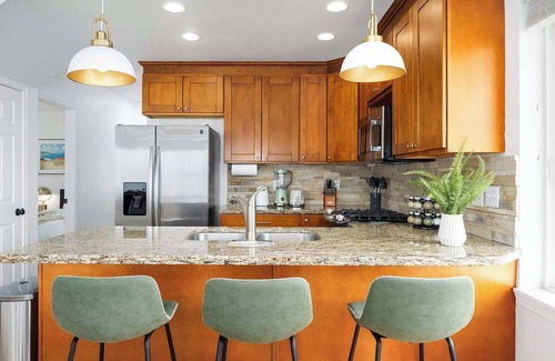 Redondo House | 180° Water View Retreat: Near Beach Park & City